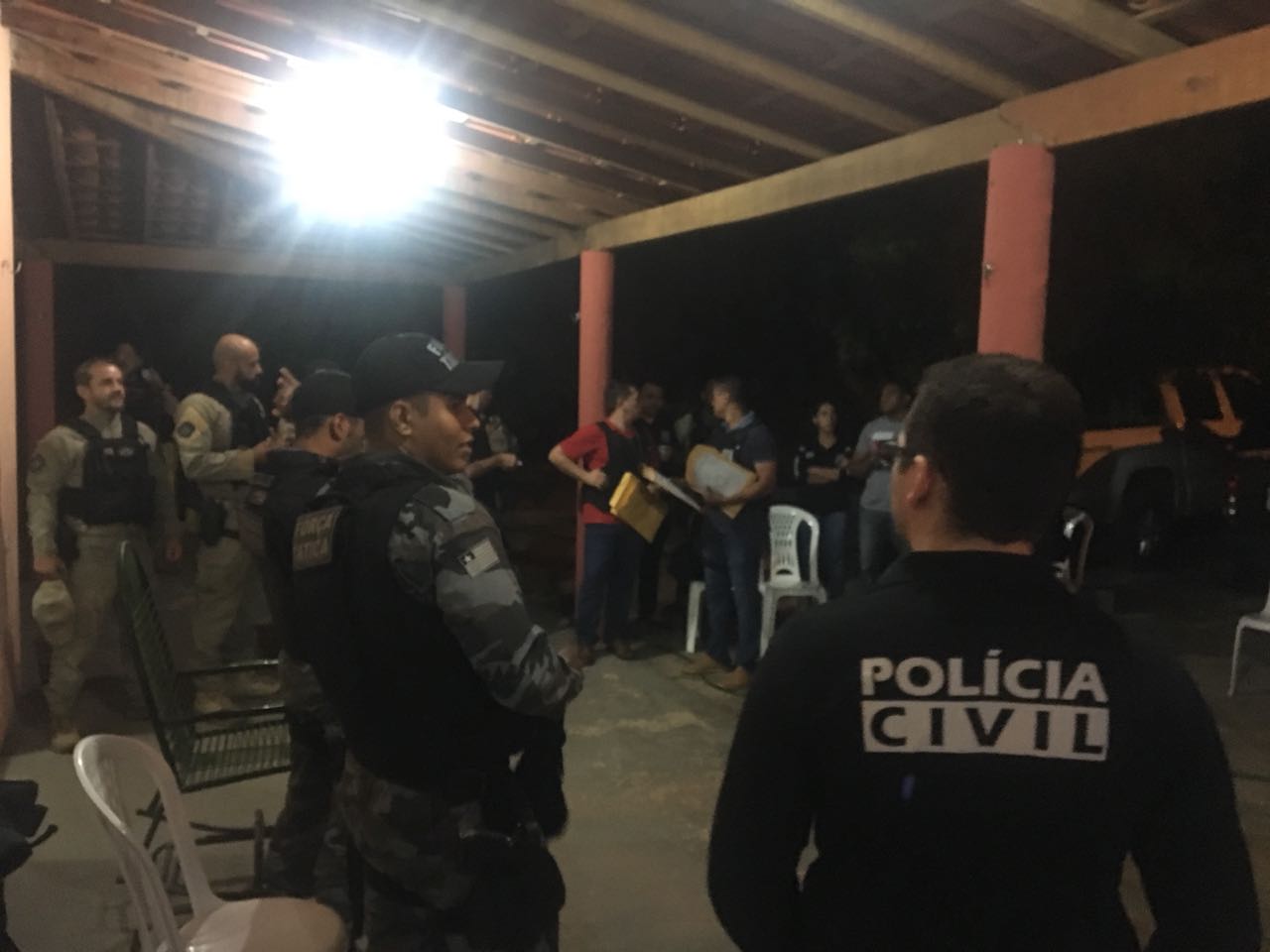 Polícias Civil e Militar em operação