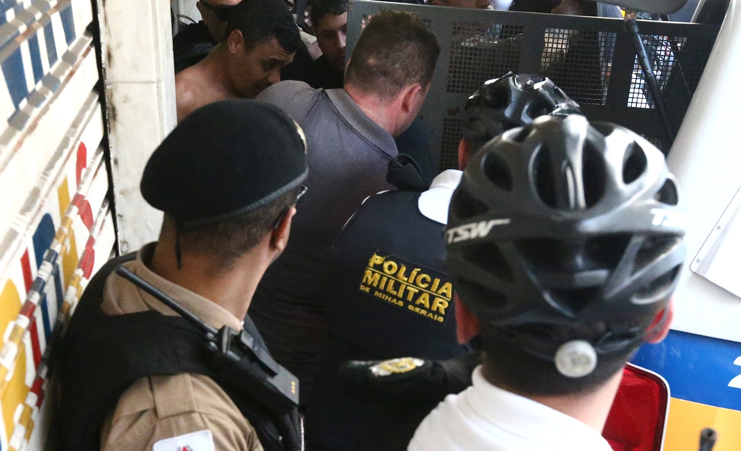 Suspeito de esfaquear Jair Bolsonaro foi preso pela Polícia Militar