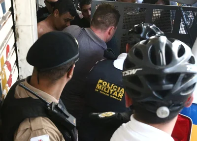 Suspeito de esfaquear Jair Bolsonaro foi preso pela Polícia Militar