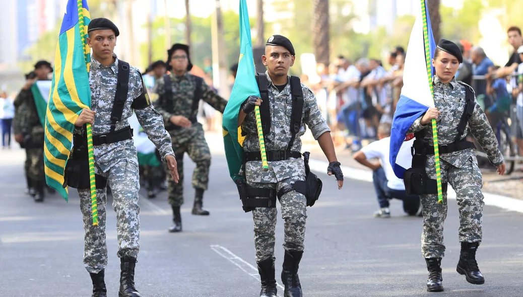 O desfile iniciou por volta de 07h30