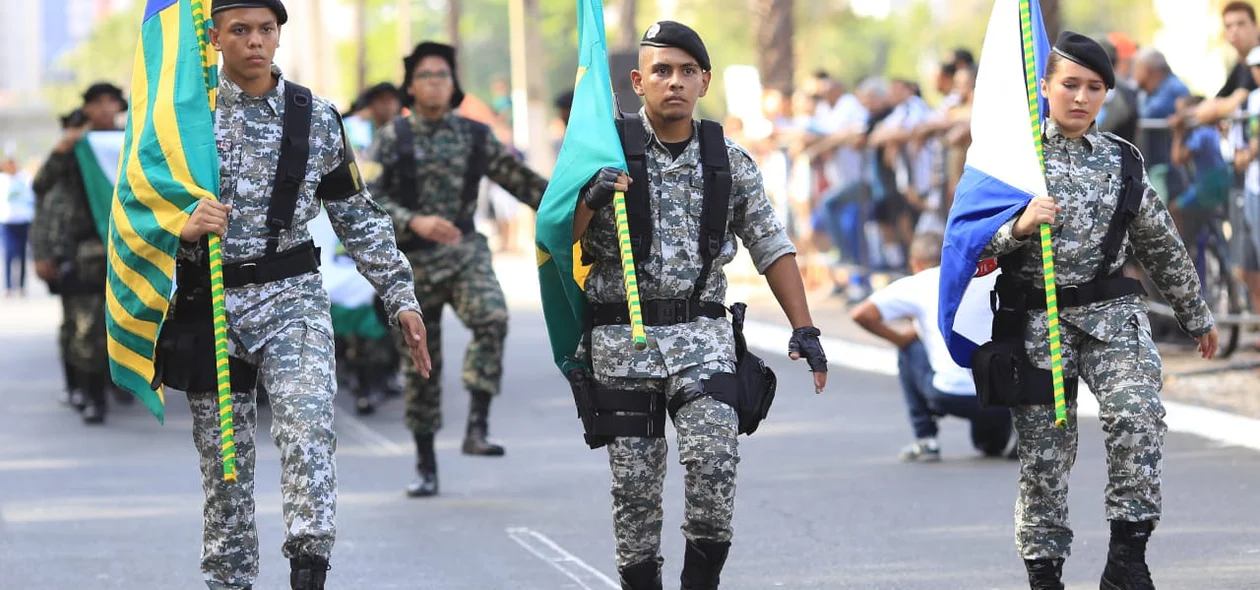 O desfile iniciou por volta de 07h30