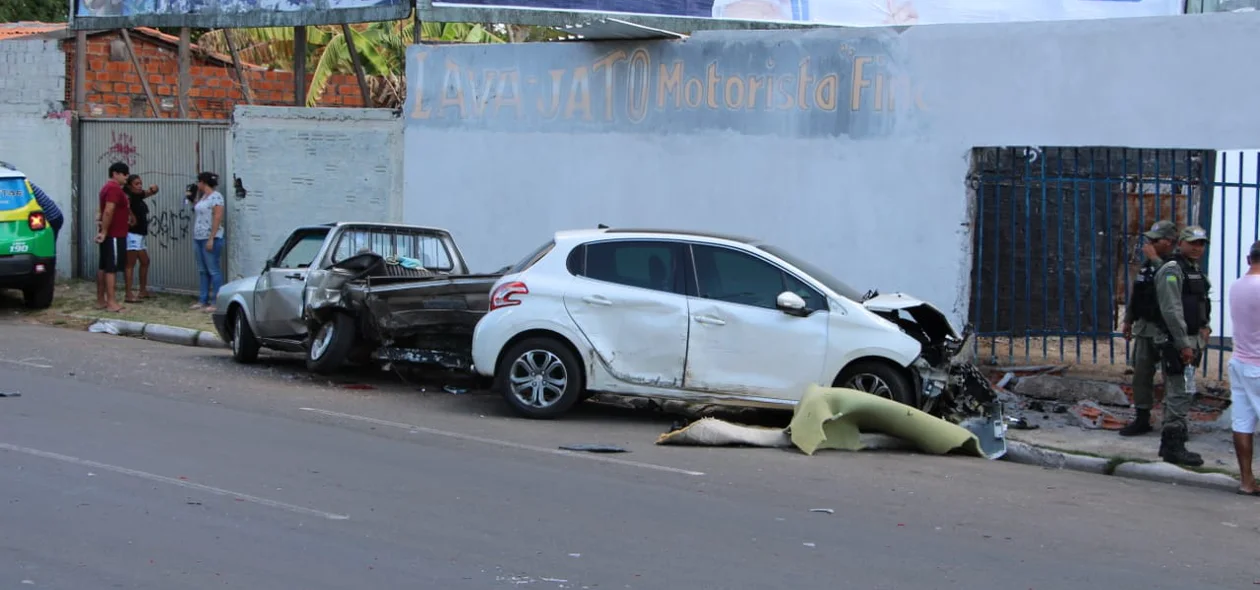 Acidente aconteceu na Avenida Marechal Castelo Branco na zona norte de Teresina
