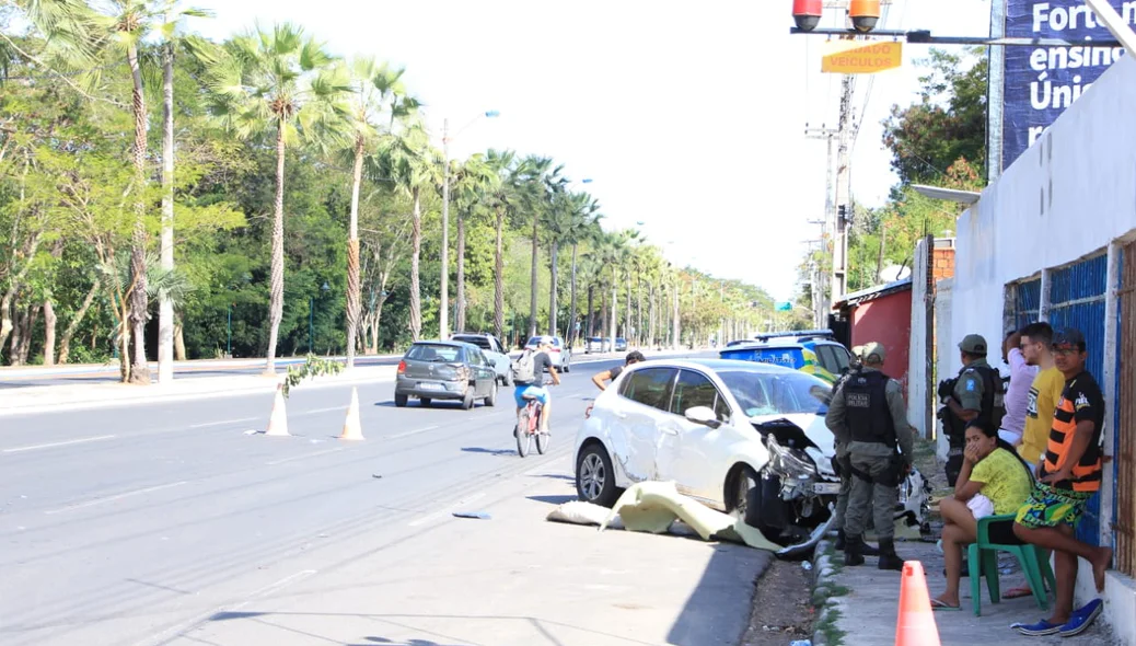 Acidente aconteceu na Avenida Marechal Castelo Branco