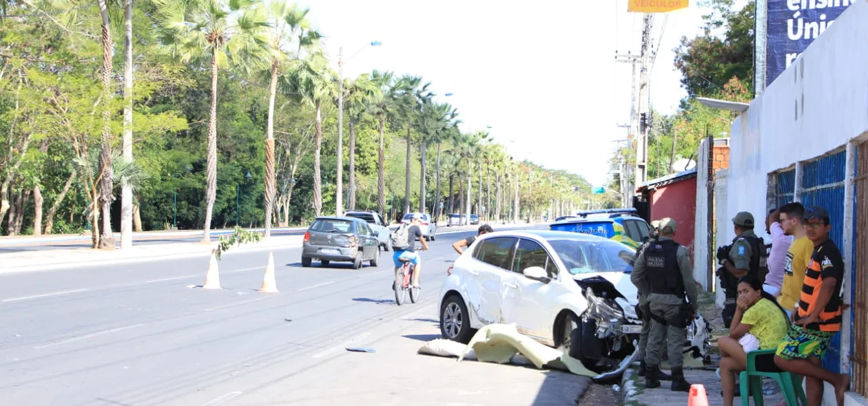 Acidente aconteceu na Avenida Marechal Castelo Branco