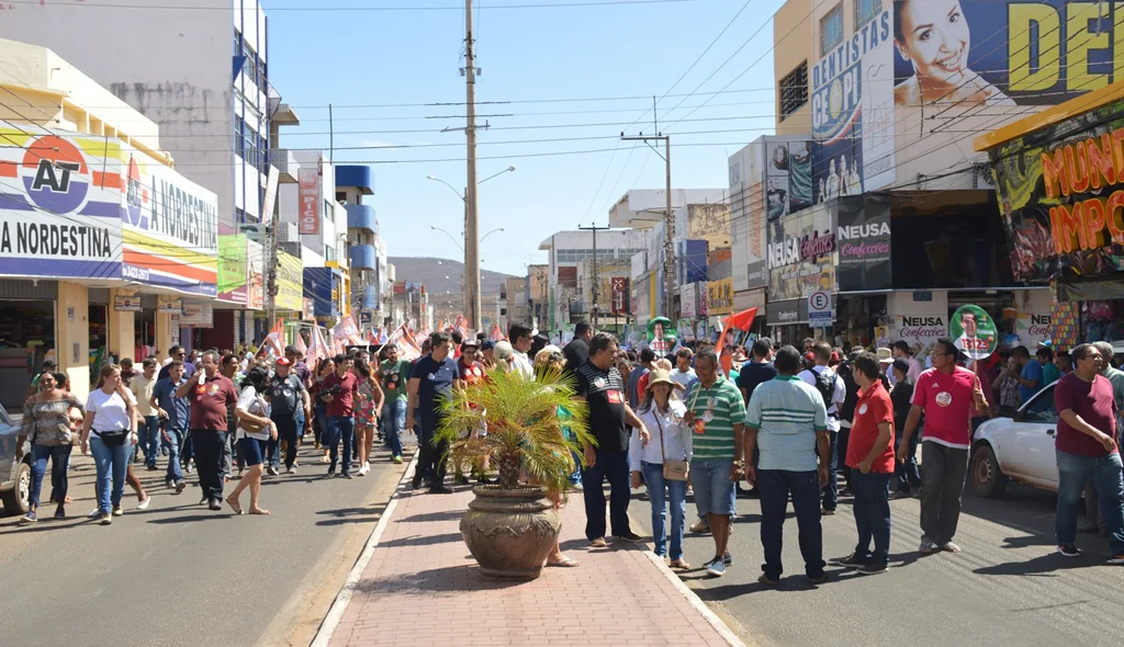 Caminhada passou pelas ruas centrais de Picos