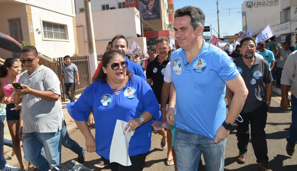 Ciro Nogueira e Belê Medeiros participaram da caminhada