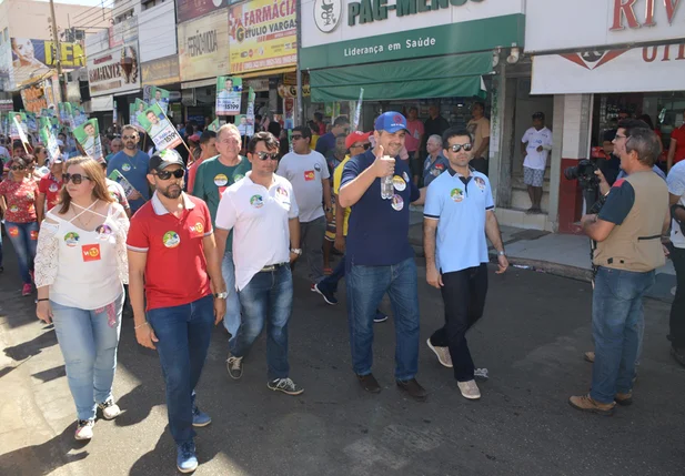 Deputado Pablo Santos participa da caminhada