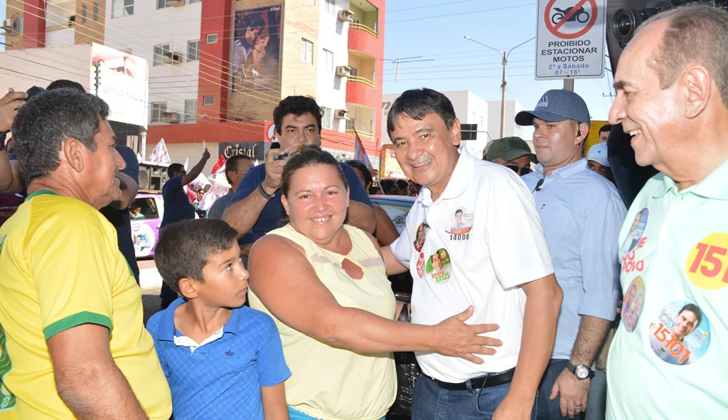 Governador posa para fotografia