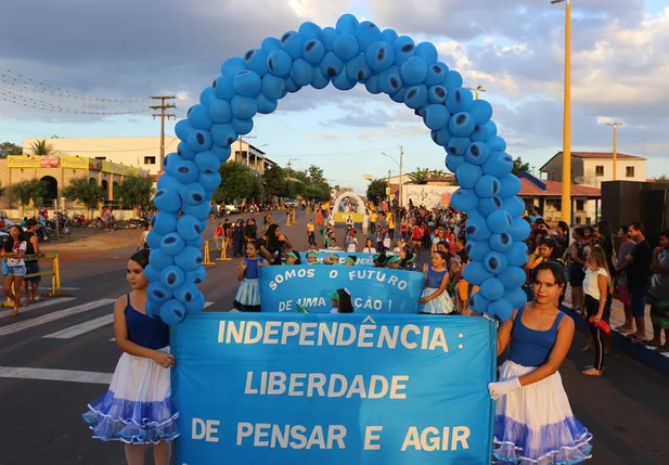 Desfile Cívico em Cocal