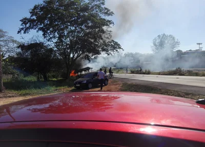 Leitores do GP1 que voltavam do litoral do Piauí registraram o momento do incêndio