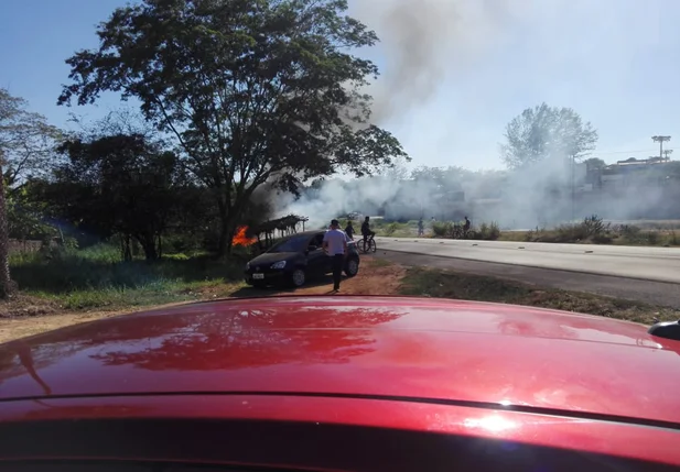 Leitores do GP1 que voltavam do litoral do Piauí registraram o momento do incêndio