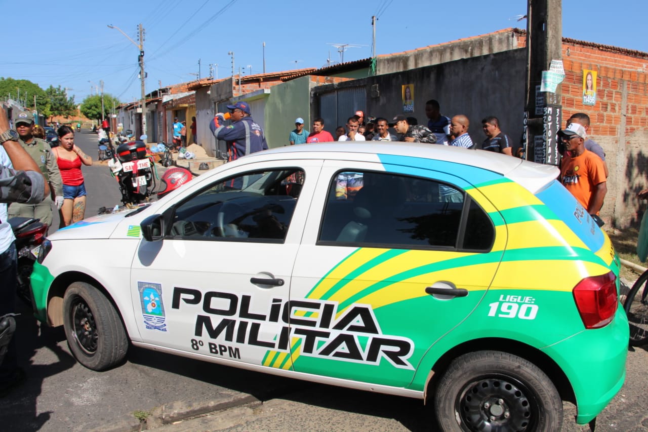 Viatura do 8º Batalhão da Polícia Militar