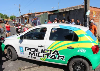 Viatura do 8º Batalhão da Polícia Militar