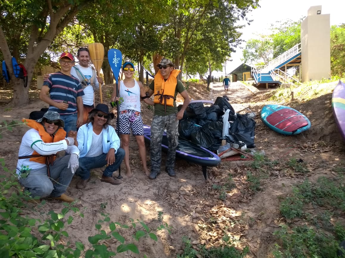 Voluntários da SEMAR realizam mutirão de limpesa nas margens do Rio Poti