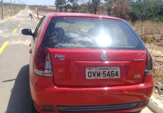 Carro encontrado no bairro Porto Alegre