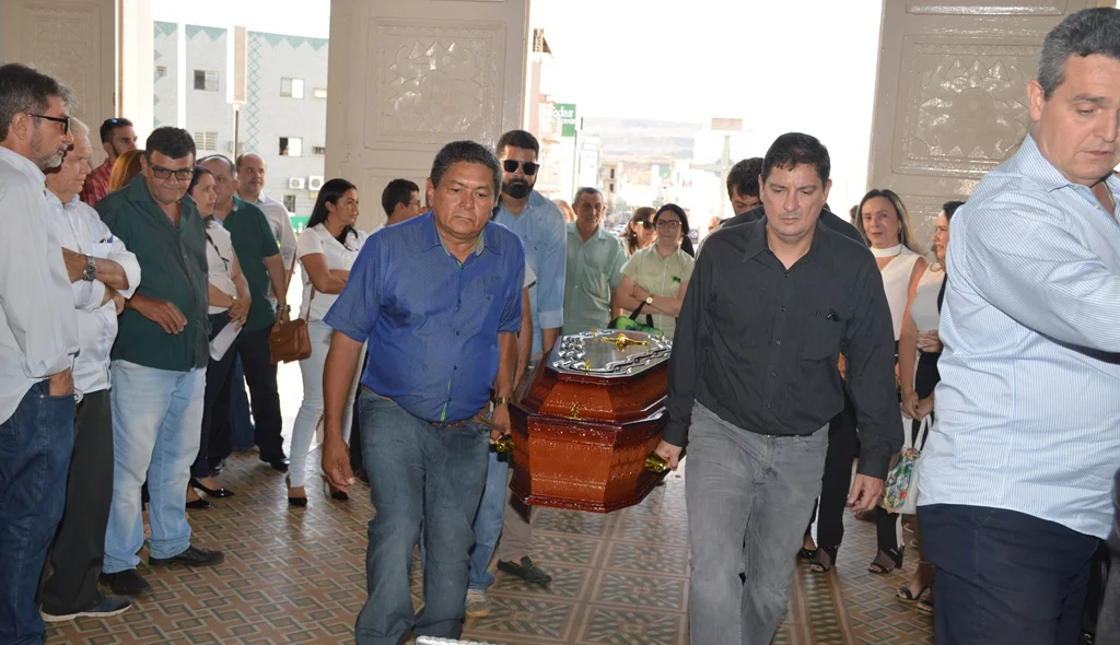 Corpo de Galeno chegando a Igreja Catedral