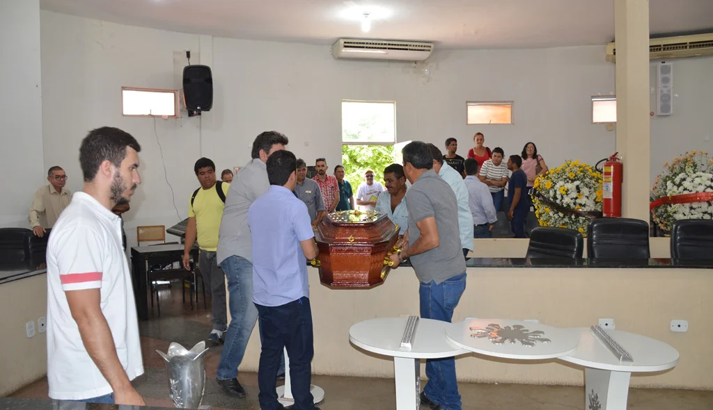 Corpo de Galeno chegou à Câmara no início da tarde
