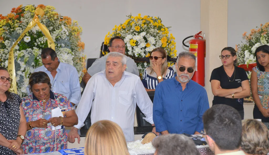Irmãos de Galeno durante o velório