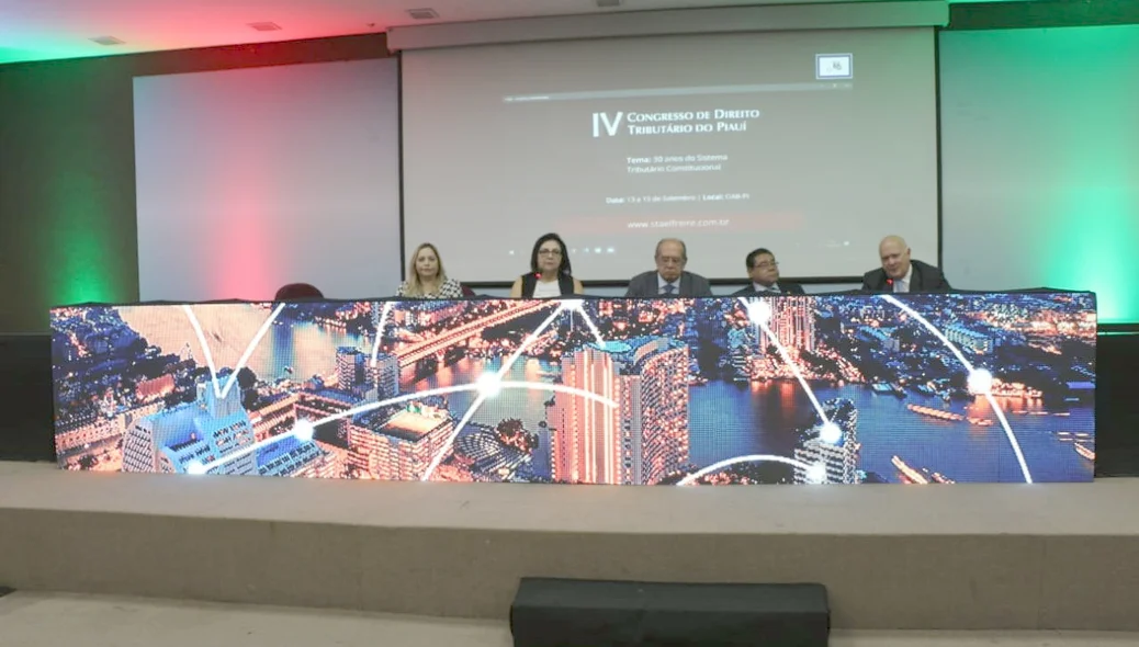 Mesa de honra do congresso de Direito Tributário na OAB Piauí
