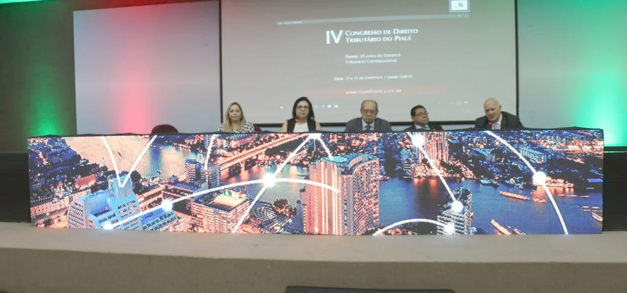 Mesa de honra do congresso de Direito Tributário na OAB Piauí