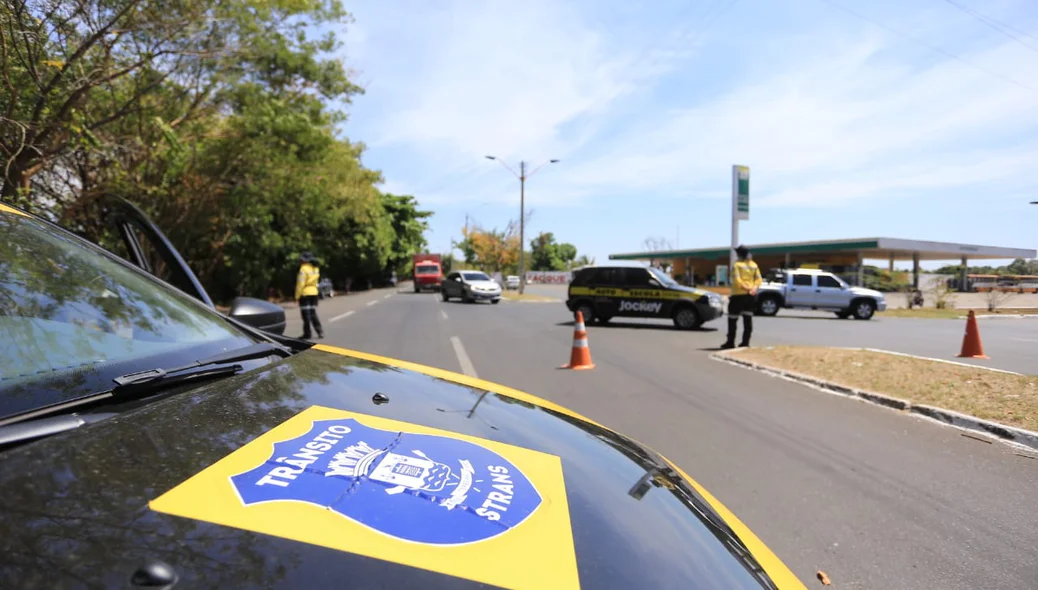Os agentes da Strans estiveram no local para organizar o tráfego de veículos
