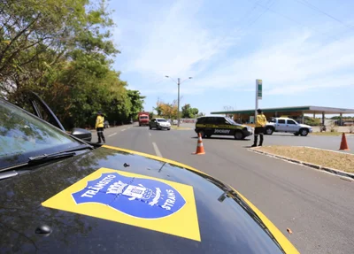 Os agentes da Strans estiveram no local para organizar o tráfego de veículos