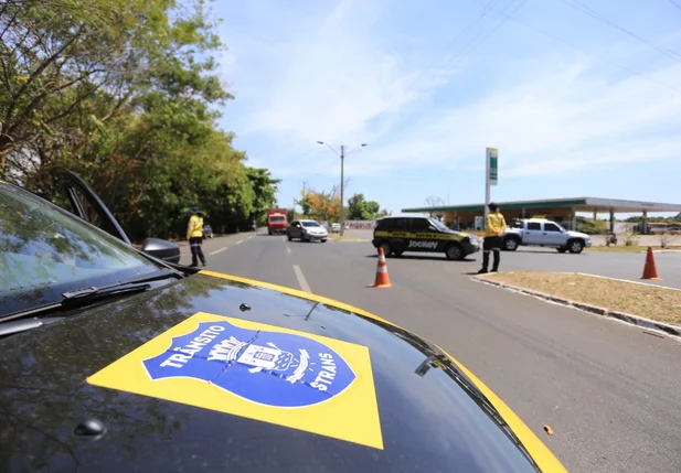 Os agentes da Strans estiveram no local para organizar o tráfego de veículos