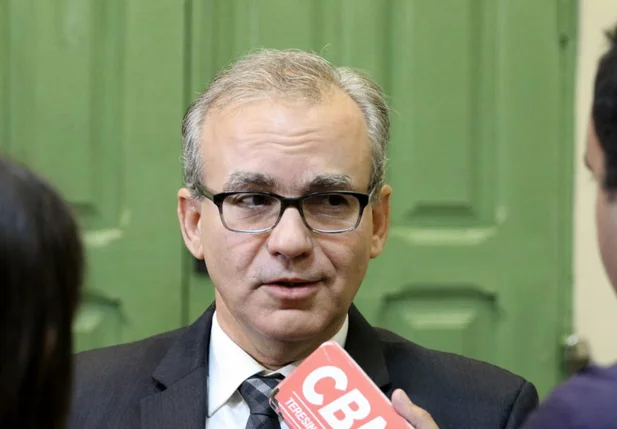 Prefeito Firmino filho participou da assinatura de ordem de serviço