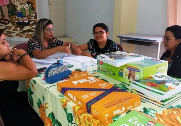 Prefeitura de Campo maior fez a escolha dos livros didáticos que serão utilizados na rede municipal