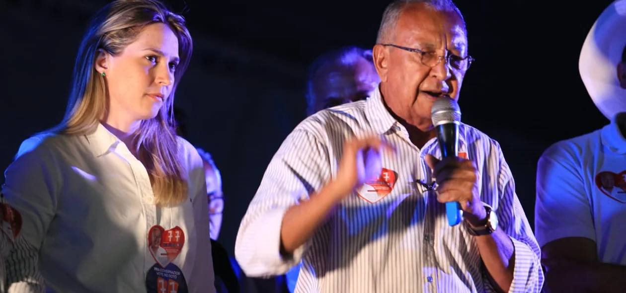 Dr Pessoa ao lado da vice 