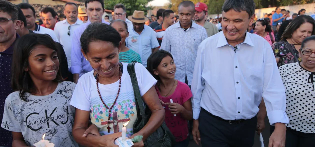 Governador Wellington  durante caminhada