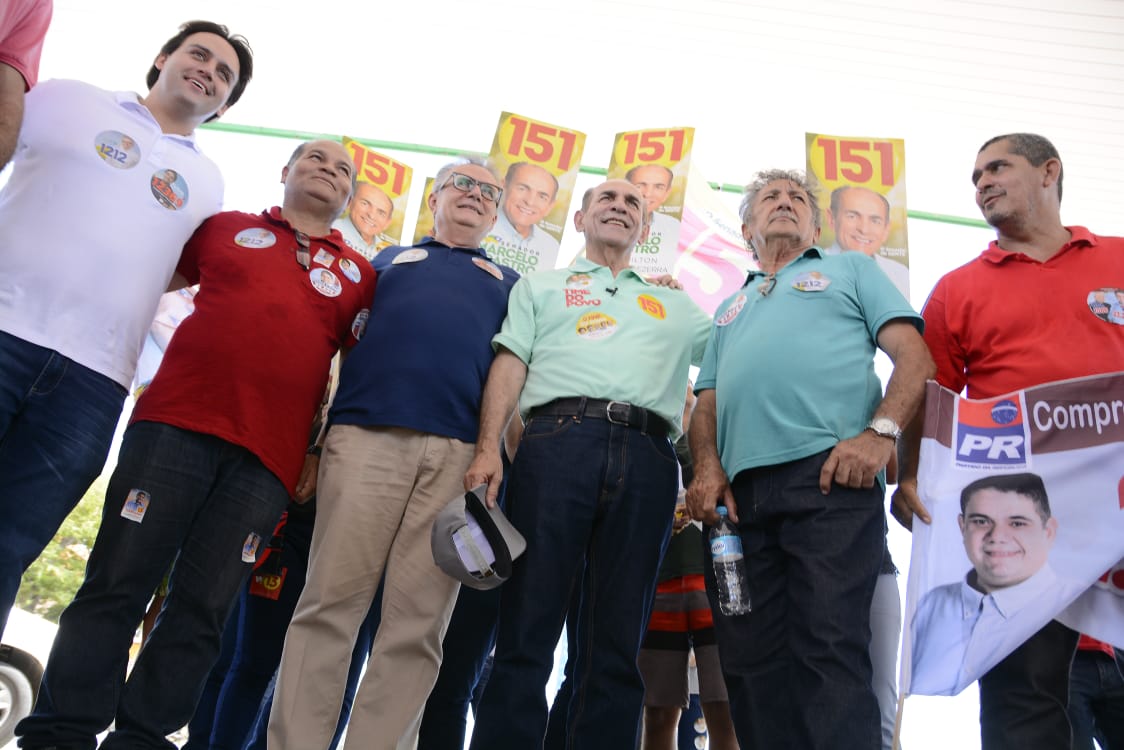 Marcelo Castro faz campanha em Parnaíba