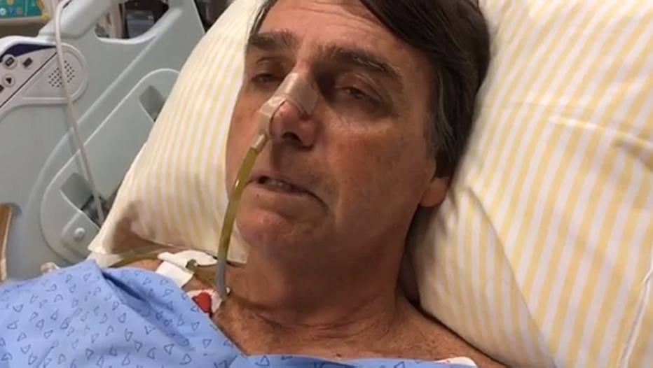 Jair Bolsonaro durante live no Facebook