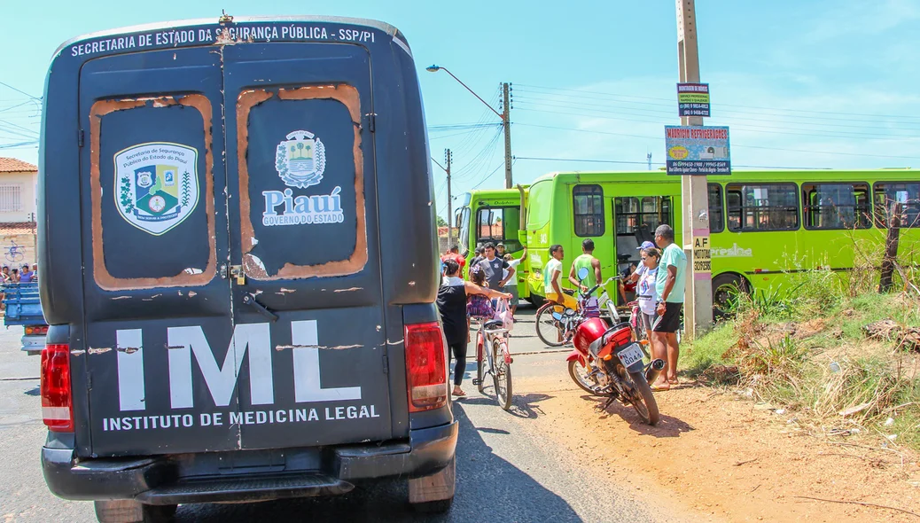O IML foi acionado para remover o corpo do jovem
