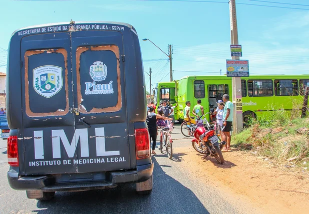 O IML foi acionado para remover o corpo do jovem