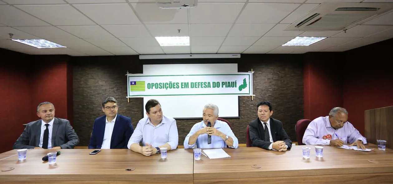Oposição reunida