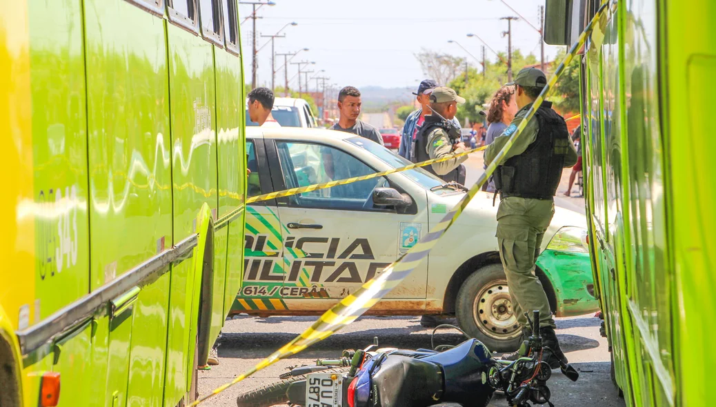 Policiais isolaram o local do acidente