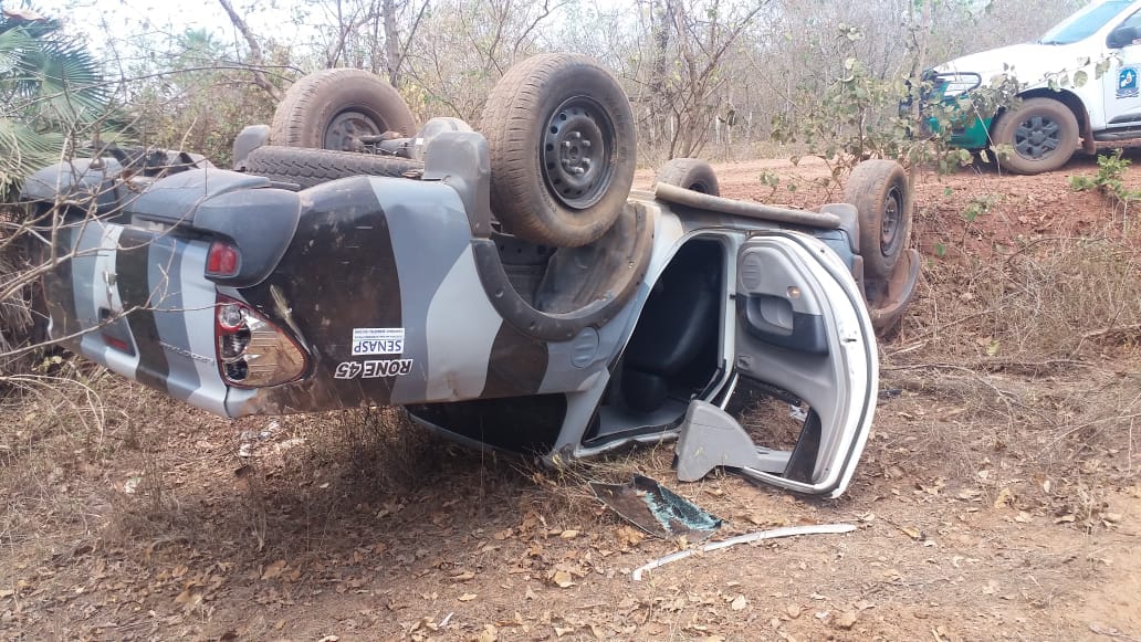 Viatura do Rone capota em estrada carroçal de União