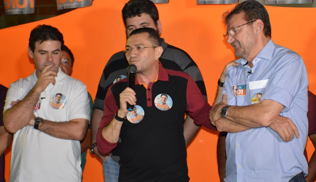 Padre Walmir declara apoio a Wilson Martins