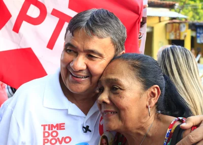 Wellington Dias com moradora