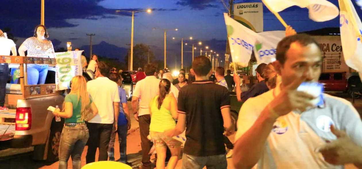 Apoiadores do candidato ao Governo Elmano Férrer