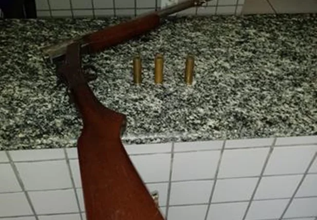 Espingarda usada no crime 