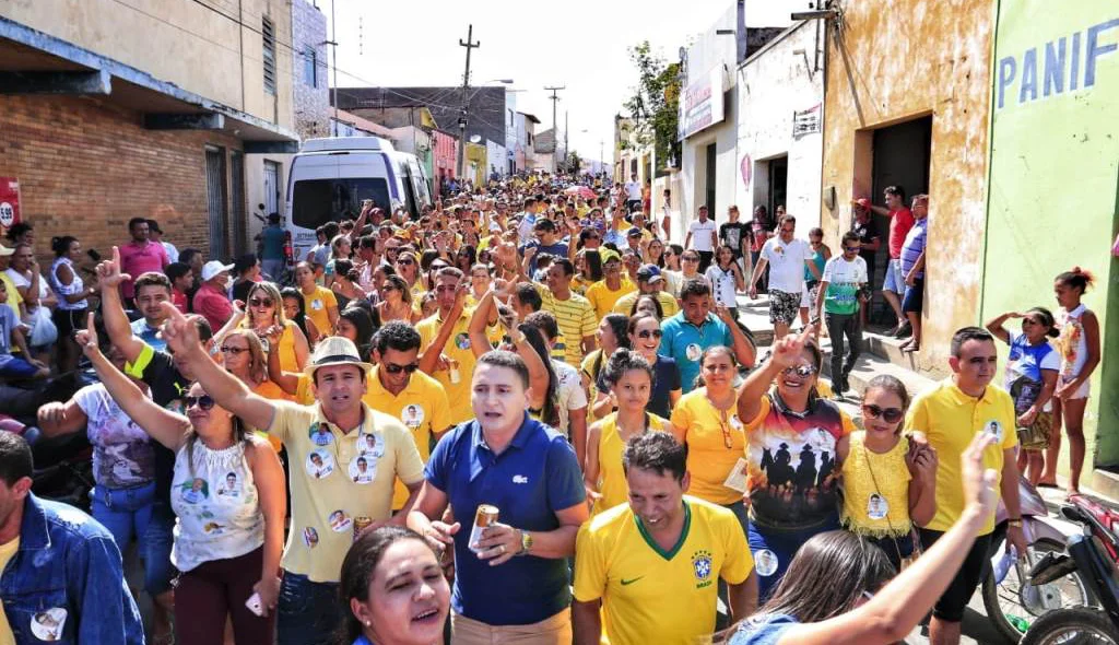 Caminhada reuniu expressivo número de pessoas