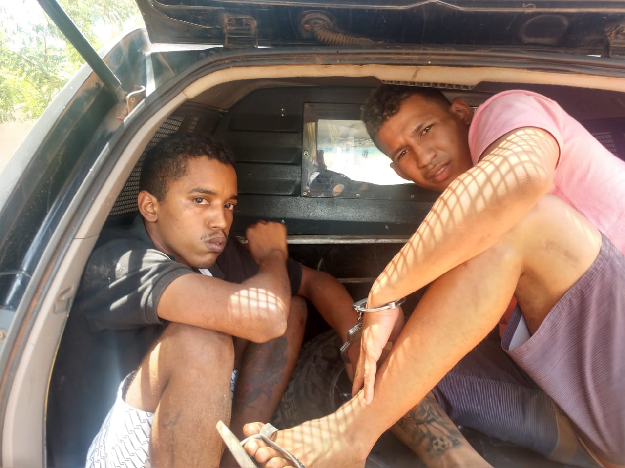 Dois homens são presos por porte ilegal de arma em Timon