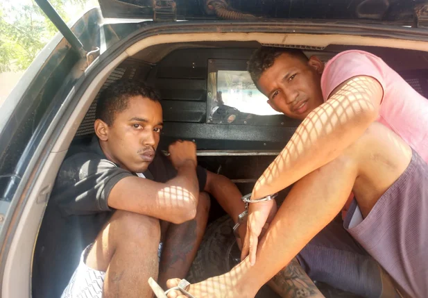 Dois homens são presos por porte ilegal de arma em Timon