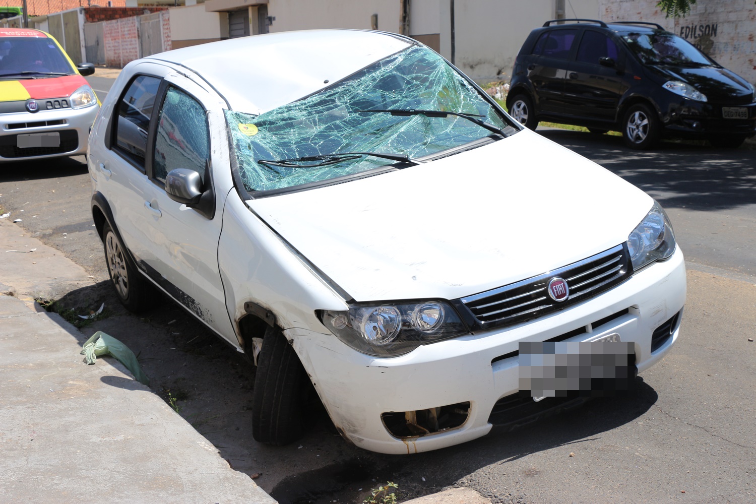 Fiat Pálio após o acidente