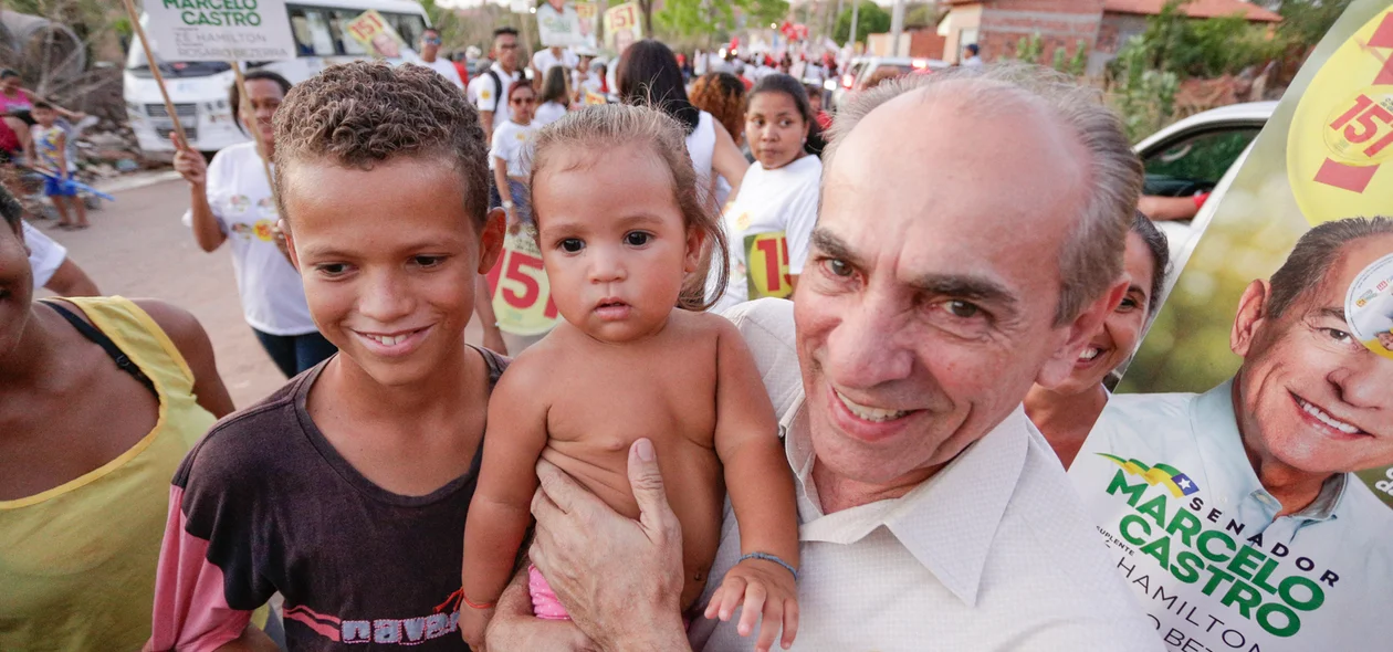 Marcelo Castro participou da caminhada na zonal sul
