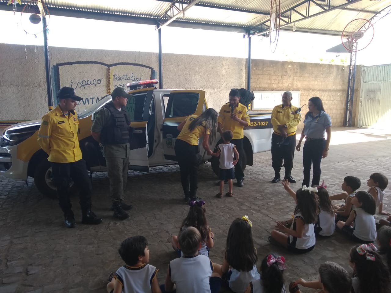 Secretaria Municipal de Transporte realiza ação educativa em PIcos