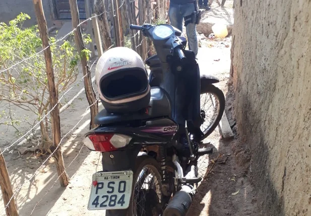 Motocicleta apreendida pela Polícia Civil