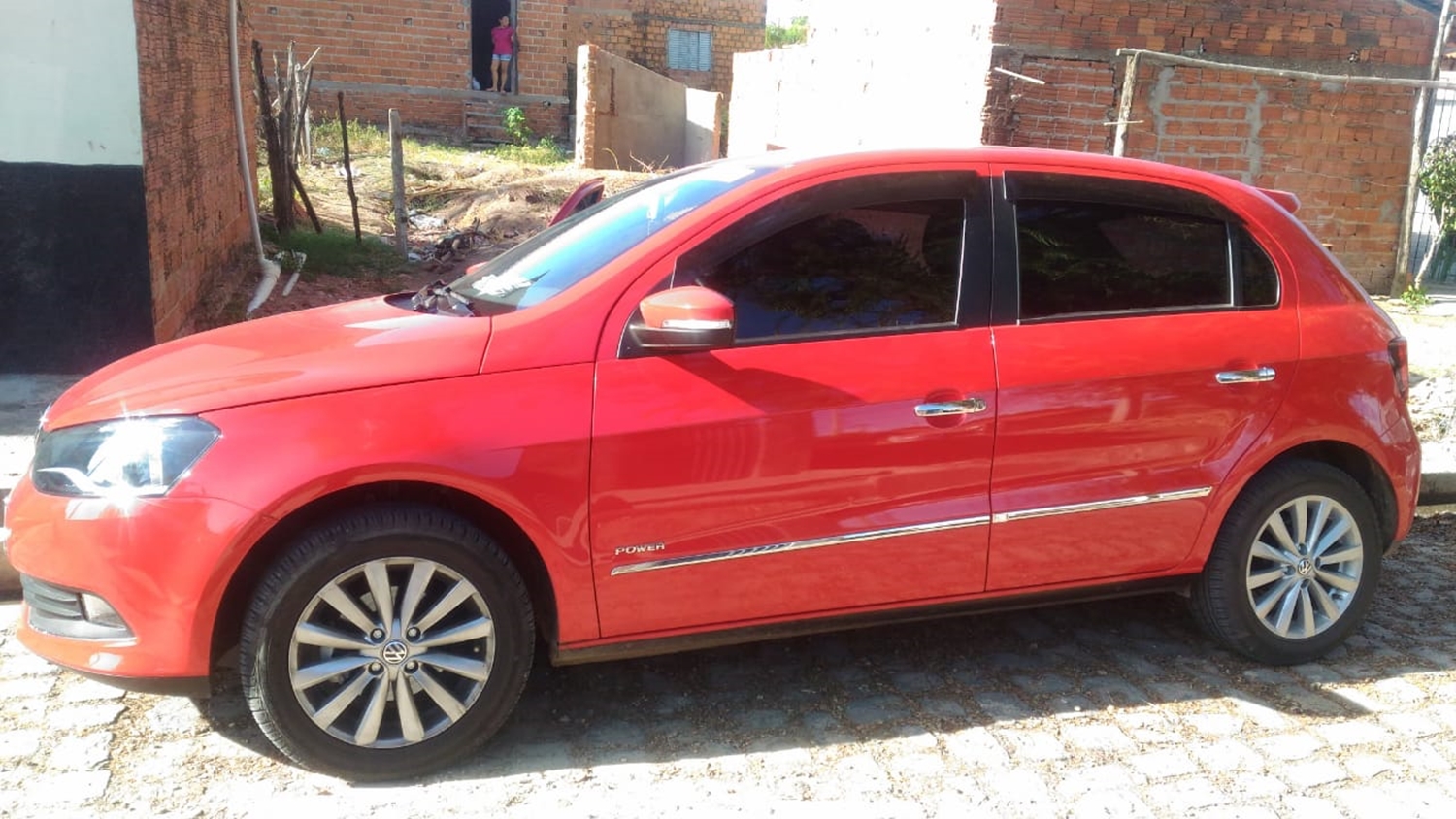 Veículo que foi encontrado abandonado